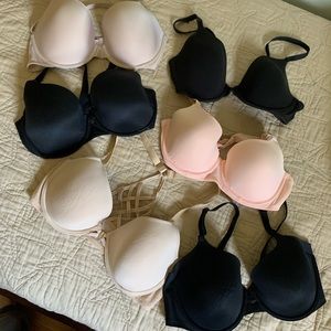 SIX 36D BRAS. Victoria’s Secret